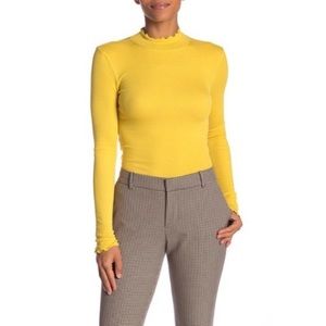 Abound Lettuce Edged Knit Top Yellow Size Small NWOT